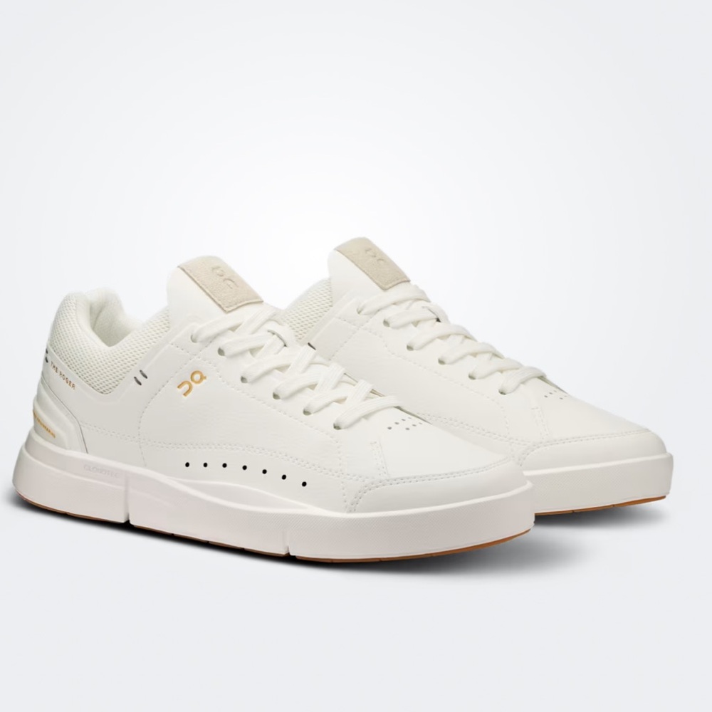 NWT On The Roger Centre Court Sneaker